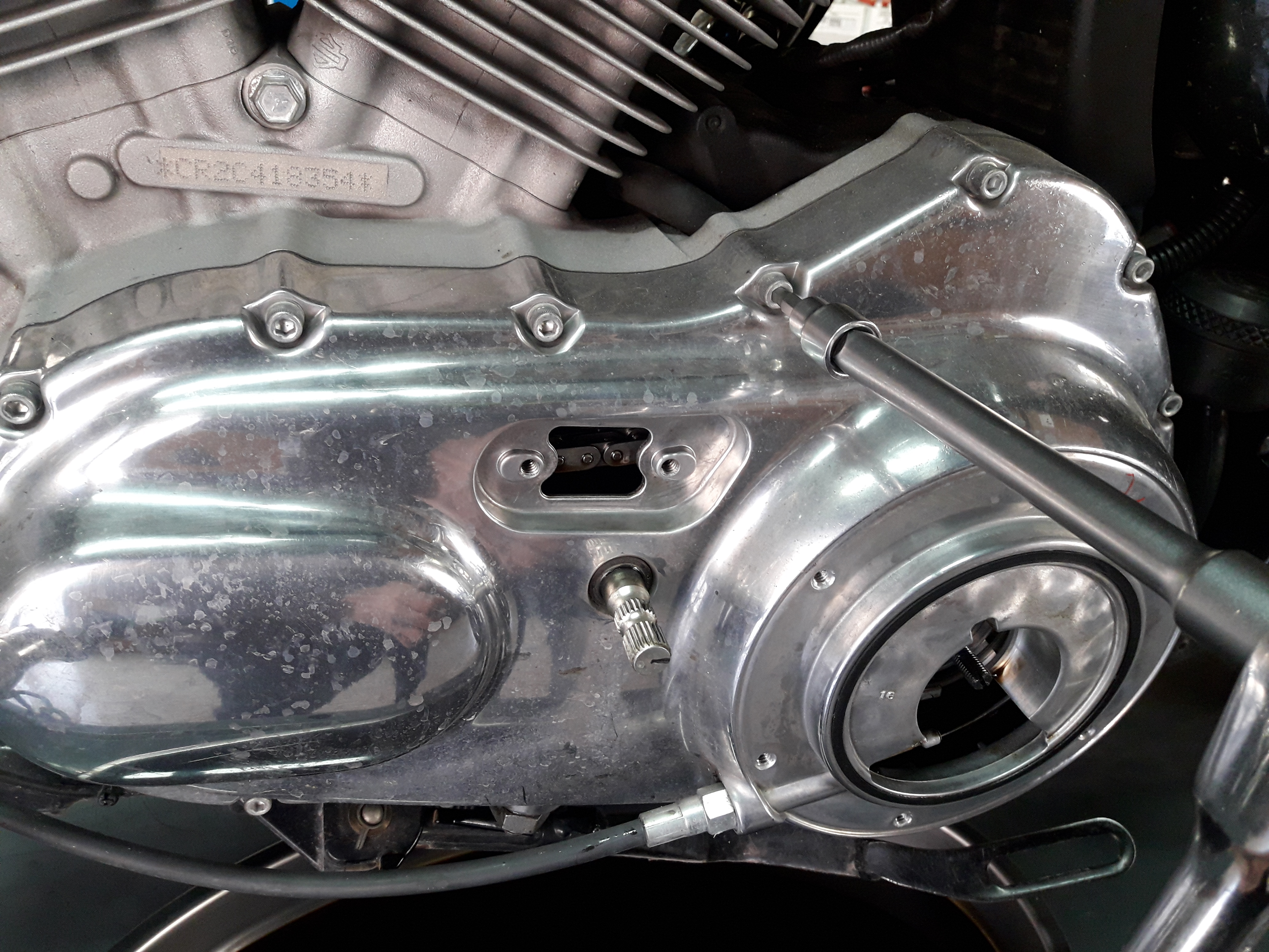 RETIRAR TORNILLOS CUBIERTA PRIMARIA